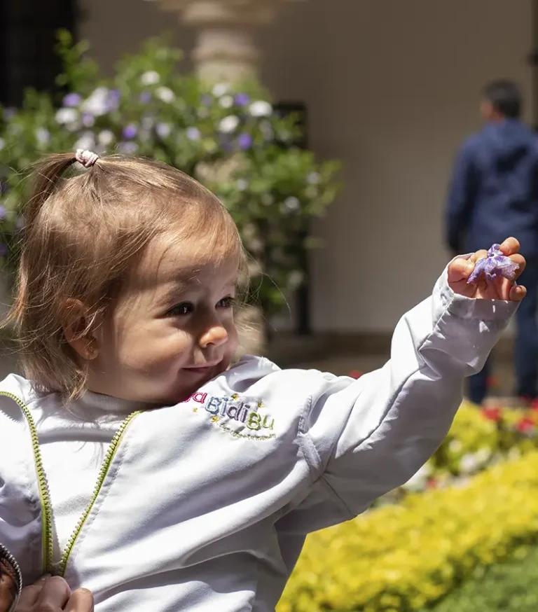 Mobile-Landing-Gal-4